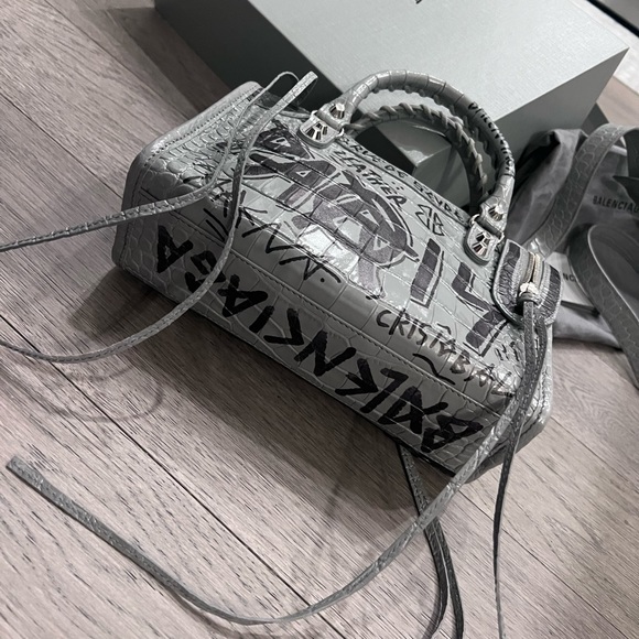 BALENCIAGA - City Bag Graffiti Crocodile Grey - Picture 9 of 9